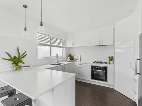 11 Avon Place, Springvale