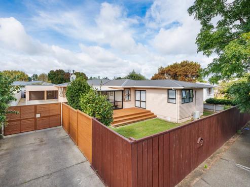 18 Park Road, West End