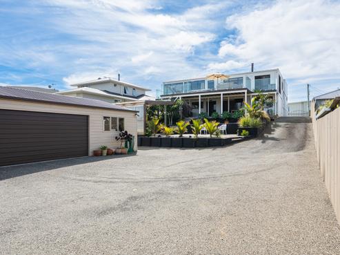 8 Roore Street, Foxton Beach