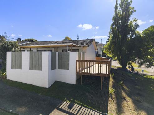1/37 Simon Ellice Drive, Bayview