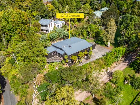 12 Tui Crescent, Waiatarua