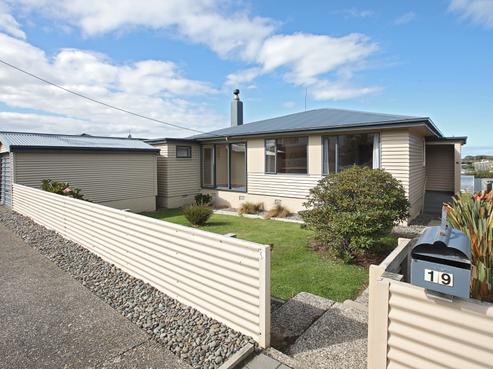 19 Osborne Street, Riverton