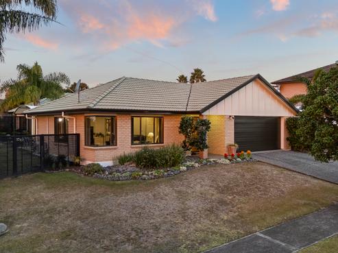 3 Roy Maloney Drive, Henderson