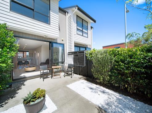 69 Walsh Road, Papakura