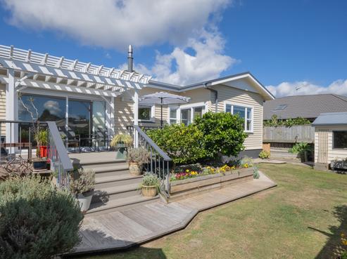 30 Seddon Street, Waikanae