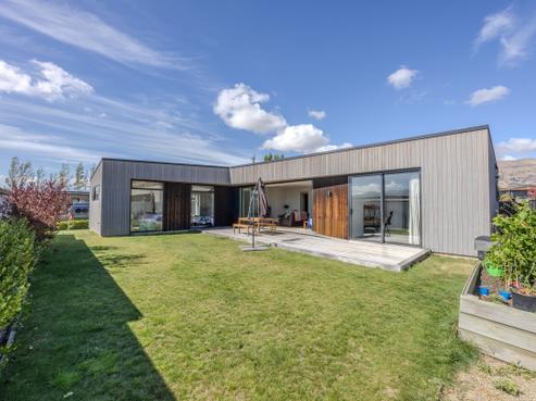 18 Stackbrae Avenue, Wanaka