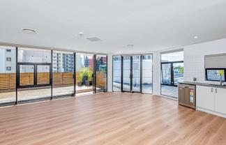 CBRE – PENTHOUSE OFFICE