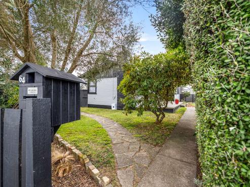 64 Garden Heights Avenue, Glenview
