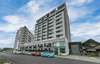 902/8 Waikumete Road, Glen Eden