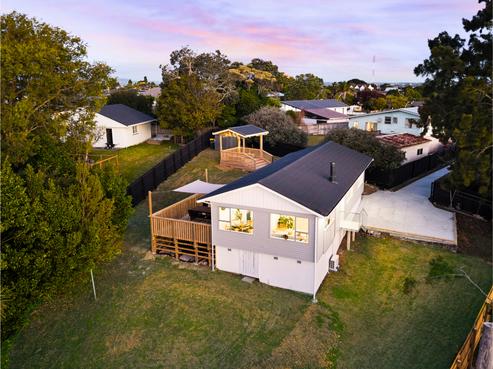 11 Redwood Drive, Massey