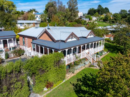 10 Lancaster Street, Lawrence