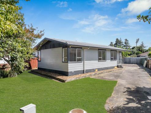 74 Sikkim Crescent, Clover Park