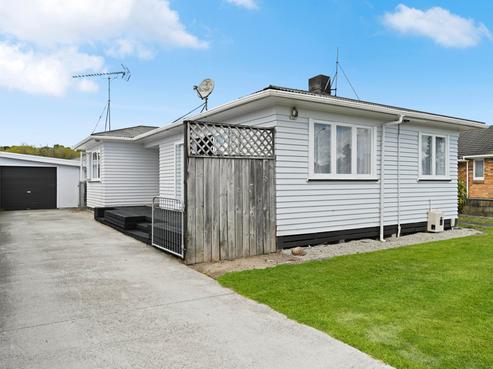 87 Montgomery Crescent, Bader