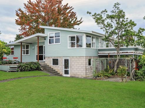 17 Neeve Road, Taradale