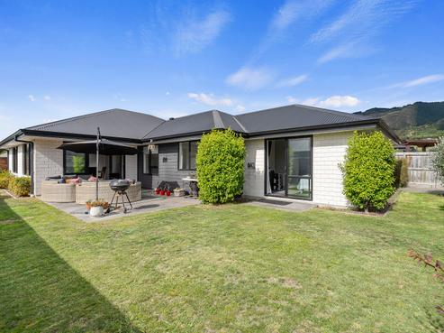 14 Hart Road, Richmond