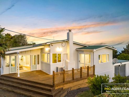 76 Victory Road, Laingholm