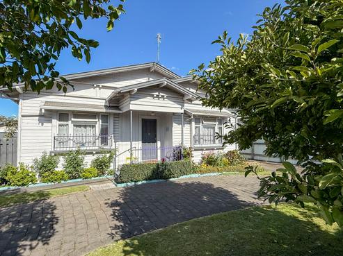 302 Willowpark Road South, Hastings