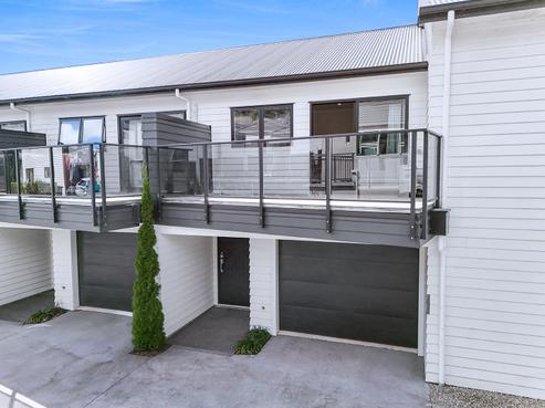 2/18 Hunter Street, Hamilton Lake