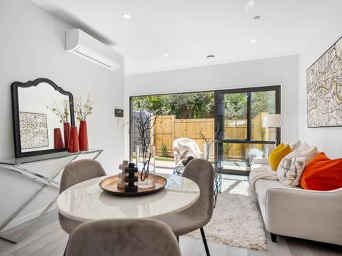6 Sealy Road, Torbay