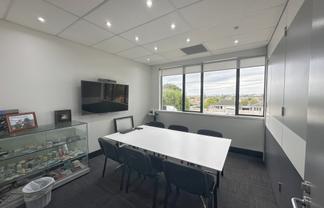 Modern 338 sqm Office in Takapuna