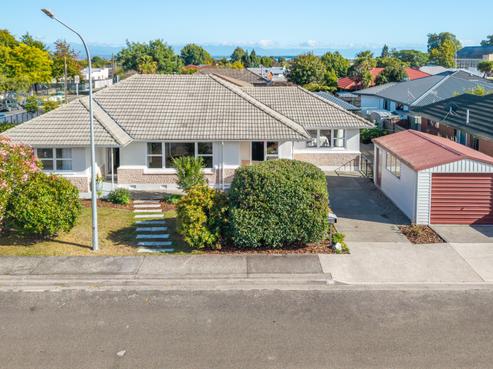 38 Willow Avenue, Stoke