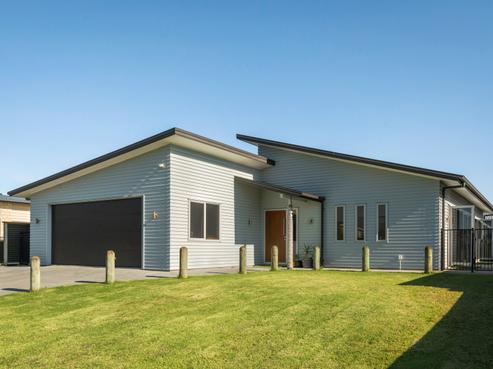 14 Surfers Avenue, Waihi Beach