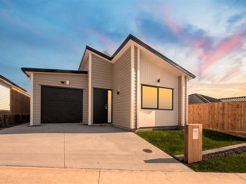 48 Whakairo Crescent, Gulf Harbour