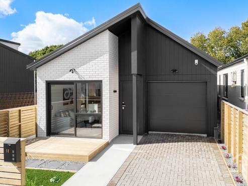 10 Kotiu Place, Massey