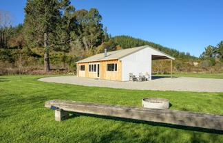 542 Tadmor-Glenhope Road, Tadmor