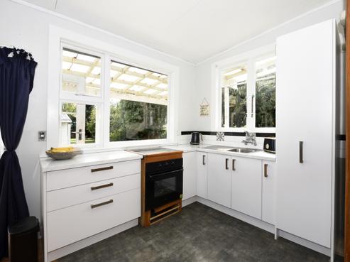 88 Lightband Road, Brightwater