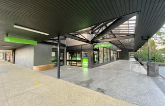 Corner Retail tenancy on Hurstmere Road