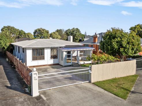 15 Motatau Road, Papatoetoe