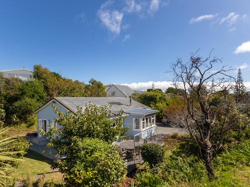 24 Queens Road, Waikanae Beach