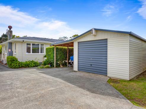 60 Woodside Road, Massey