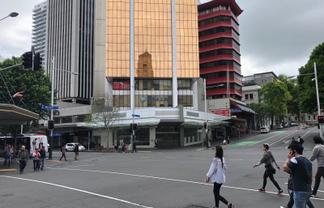 Large Queen Street retail space