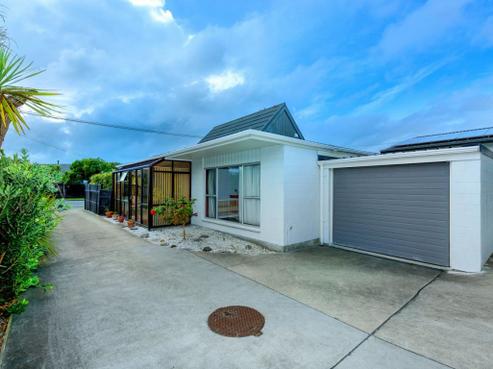 42A Rocking Horse Road, Southshore