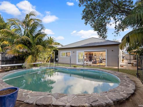 16 Richardson Road, Mount Albert