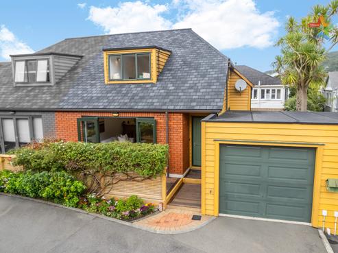 8 Futuna Close, Karori