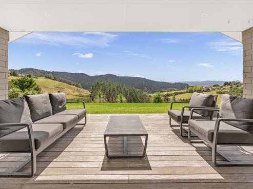 152 Valley View Road, Otaika