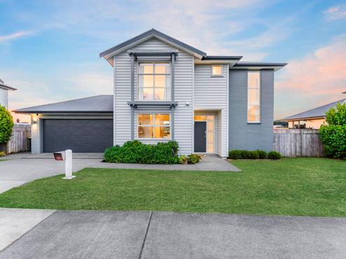 81 Mackay Drive, Greenhithe