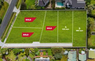 11 Oscar Road, Greenhithe