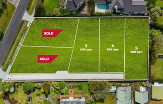 11 Oscar Road, Greenhithe
