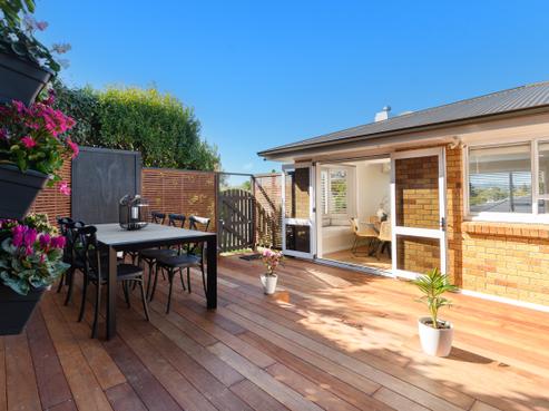 24 Warwick Place, Brookfield