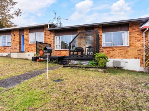 2/2 Halberg Street, Glenfield