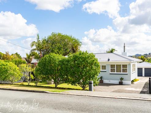 25 Whaka Street, Maungaturoto