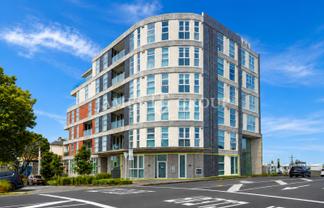 HIGH PROFILE NEWMARKET CORNER SITE