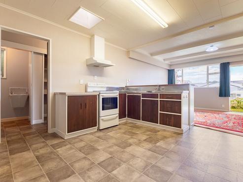 5 Middleton Road, Paraparaumu Beach