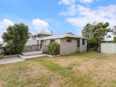 32 Hiwi Crescent, Titahi Bay