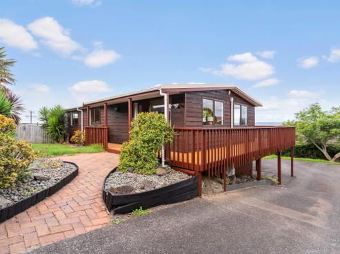 100 Waimumu Road, Massey