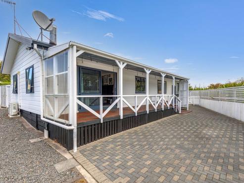9A Robinson Avenue, Holdens Bay